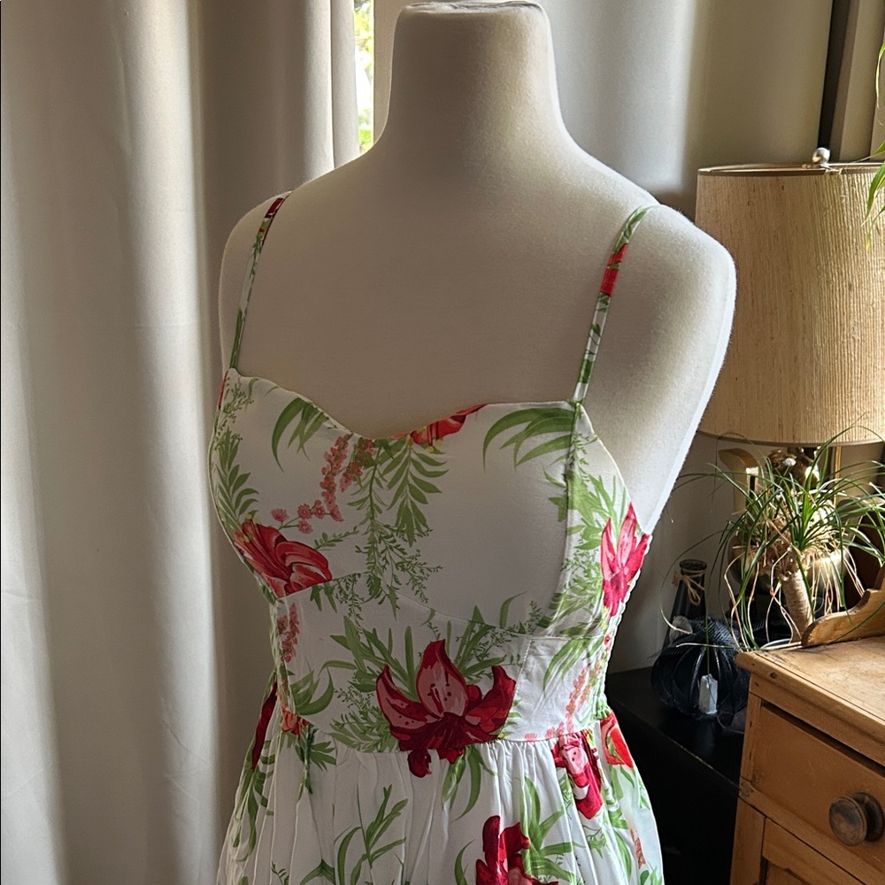 Floral Mini Dress - White and Red - Picture 2 of 8